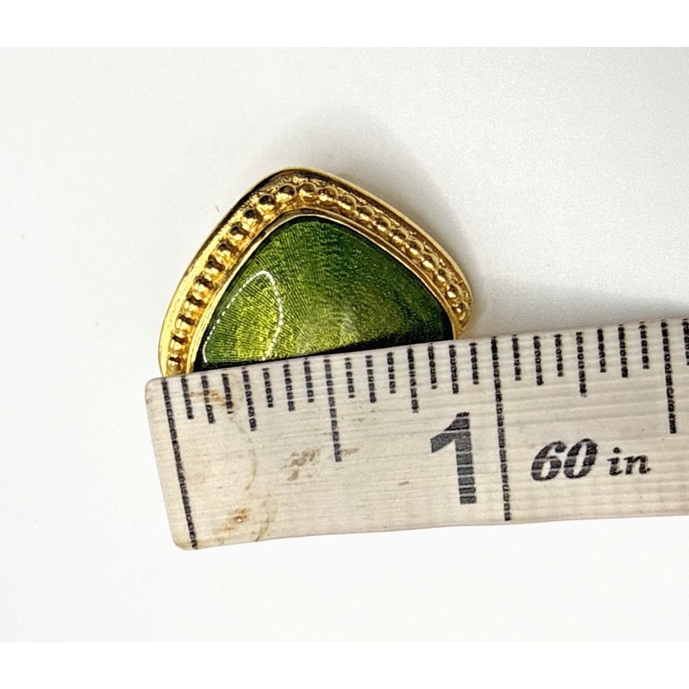 Vintage Trifari Green Cabochon Clip On Earrings Gold Tone Trim Signed Square - Picture 9 of 9